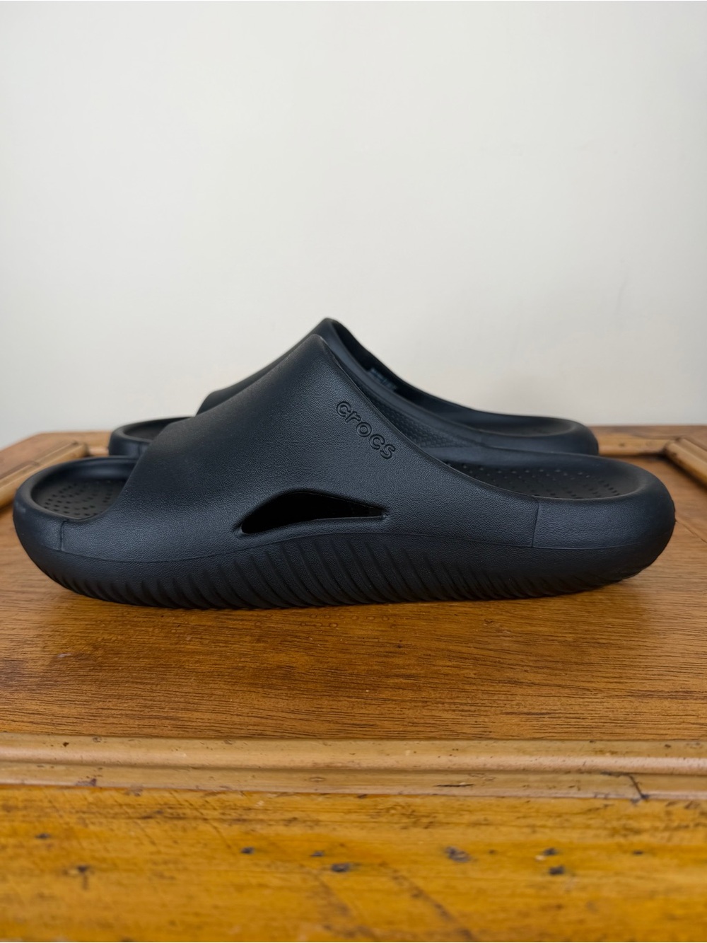 NEW Crocs Mellow Recovery Slide Sandals Black Men’s 10 Women’s 12